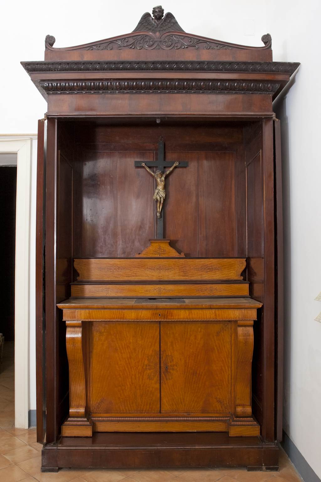 armadio monumentale - bottega napoletana (seconda metà sec. XIX)