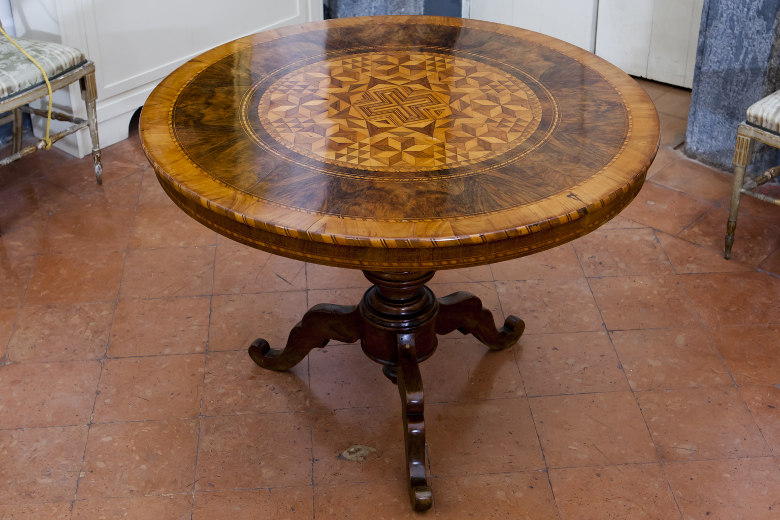 tavolo da centro - bottega napoletana (fine/ inizio secc. XIX/ XX)