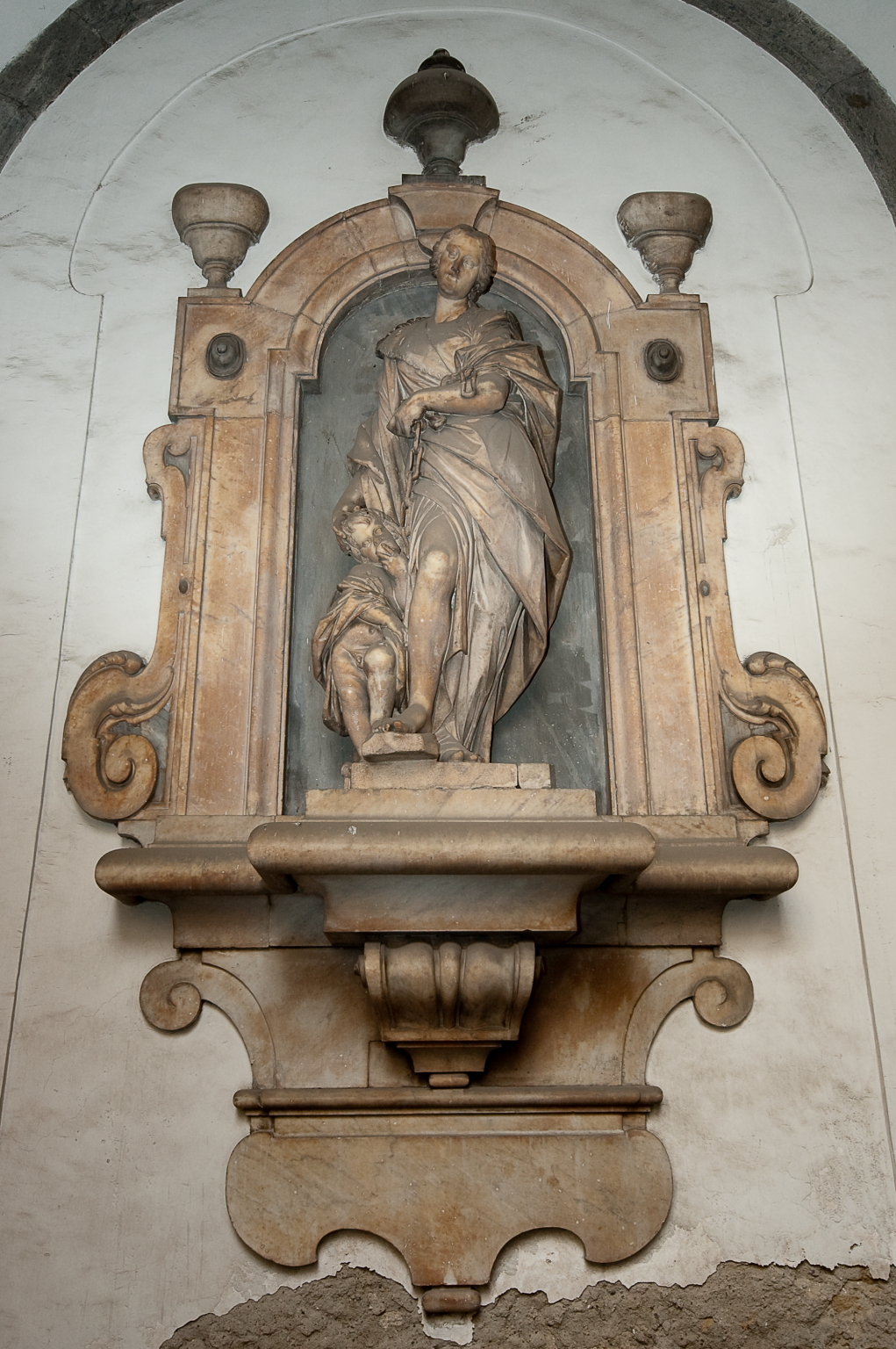 allegoria delle opere di misericordia (scultura, elemento d'insieme) di Falcone Andrea (sec. XVII)