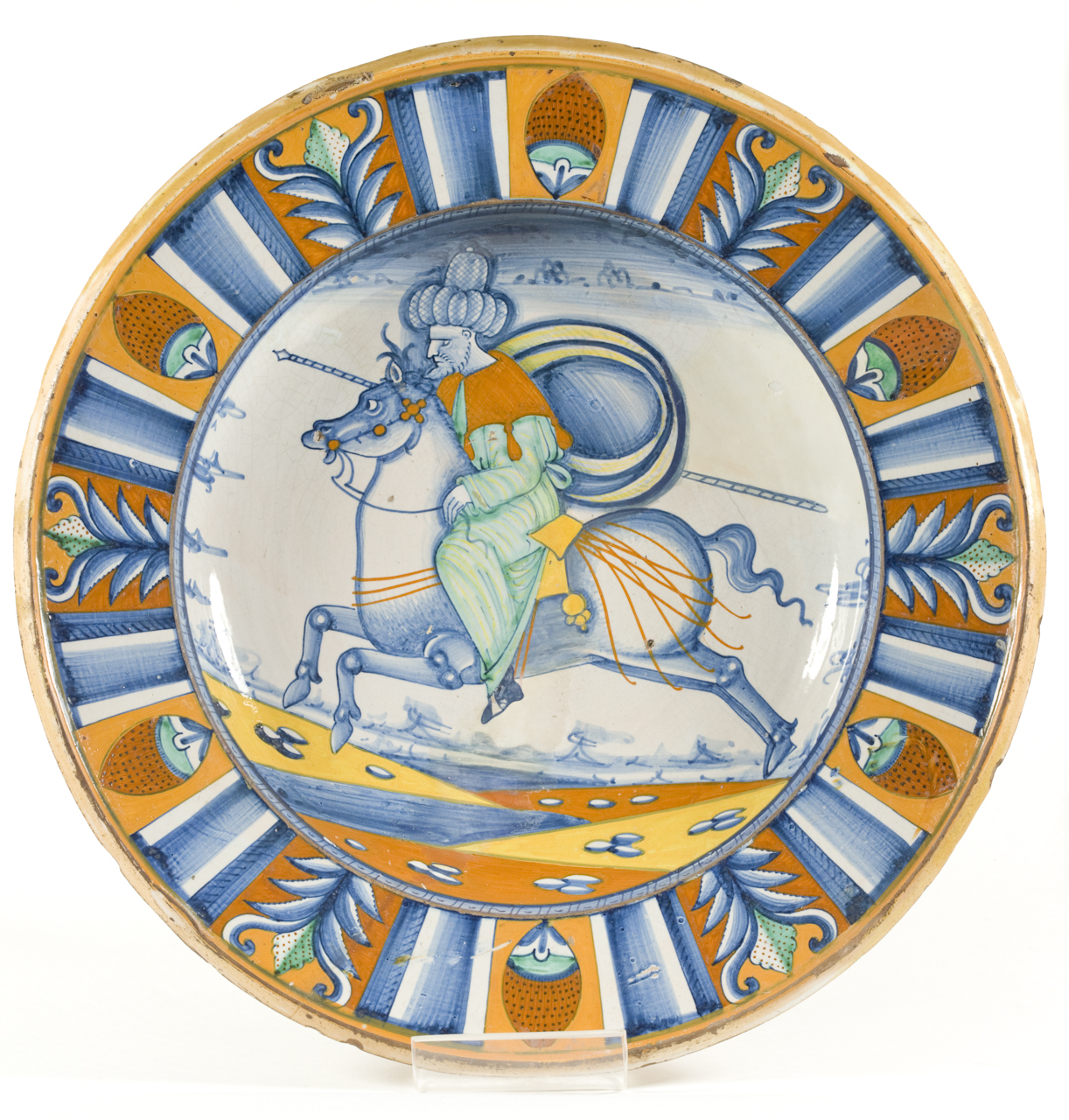 cavaliere turco, motivo decorativo a foglie lanceolate, motivi decorativi vegetali a palmette (piatto da pompa) - manifattura di Deruta (sec. XVI)