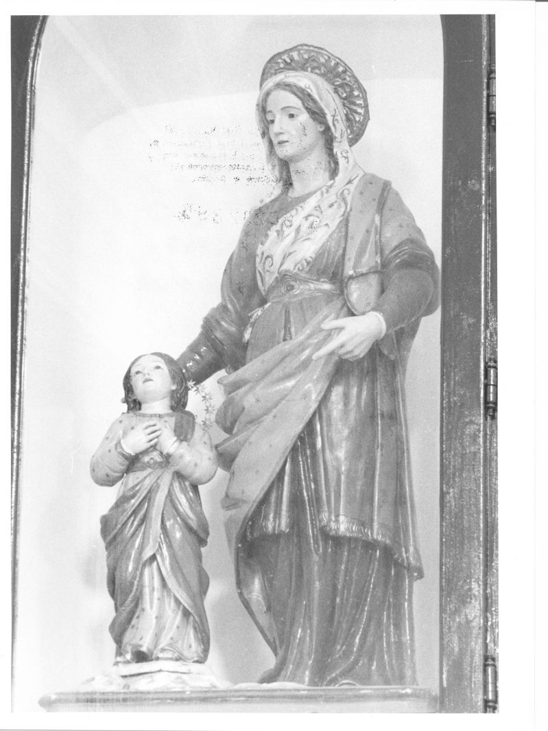 Maria Vergine bambina e Sant'Anna (gruppo scultoreo, opera isolata) - bottega Italia meridionale (sec. XIX)