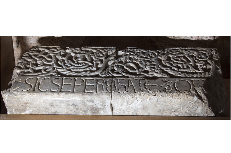 decorazione plastica, frammento - ambito italiano (XII/ XIII)