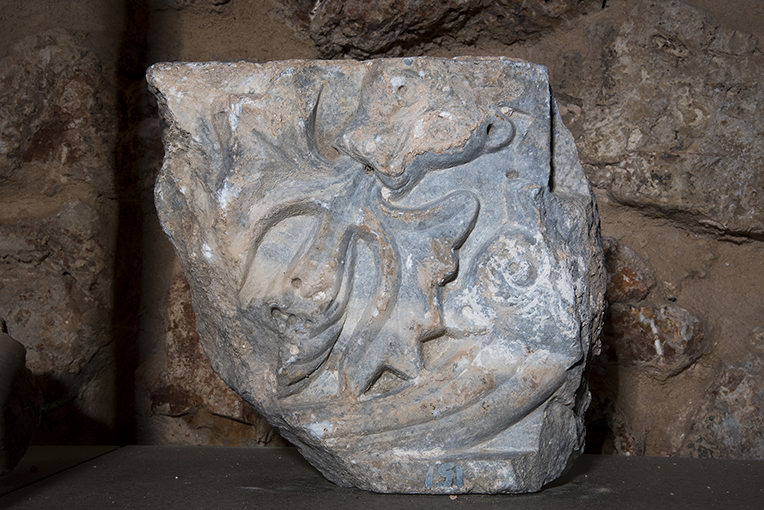 decorazione plastica, frammento - ambito pugliese (secc. XII/ XIII)