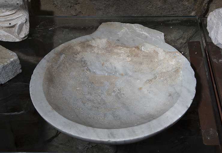 acquasantiera pensile - ambito pugliese (sec. XVIII/ XIX)