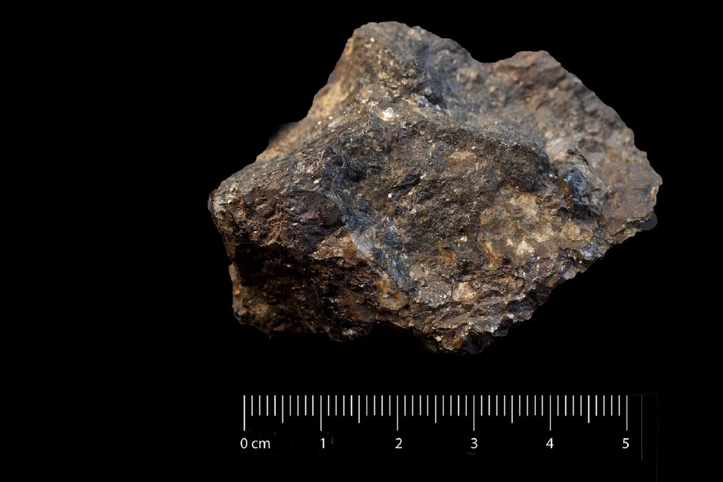 Cordierite (esemplare)