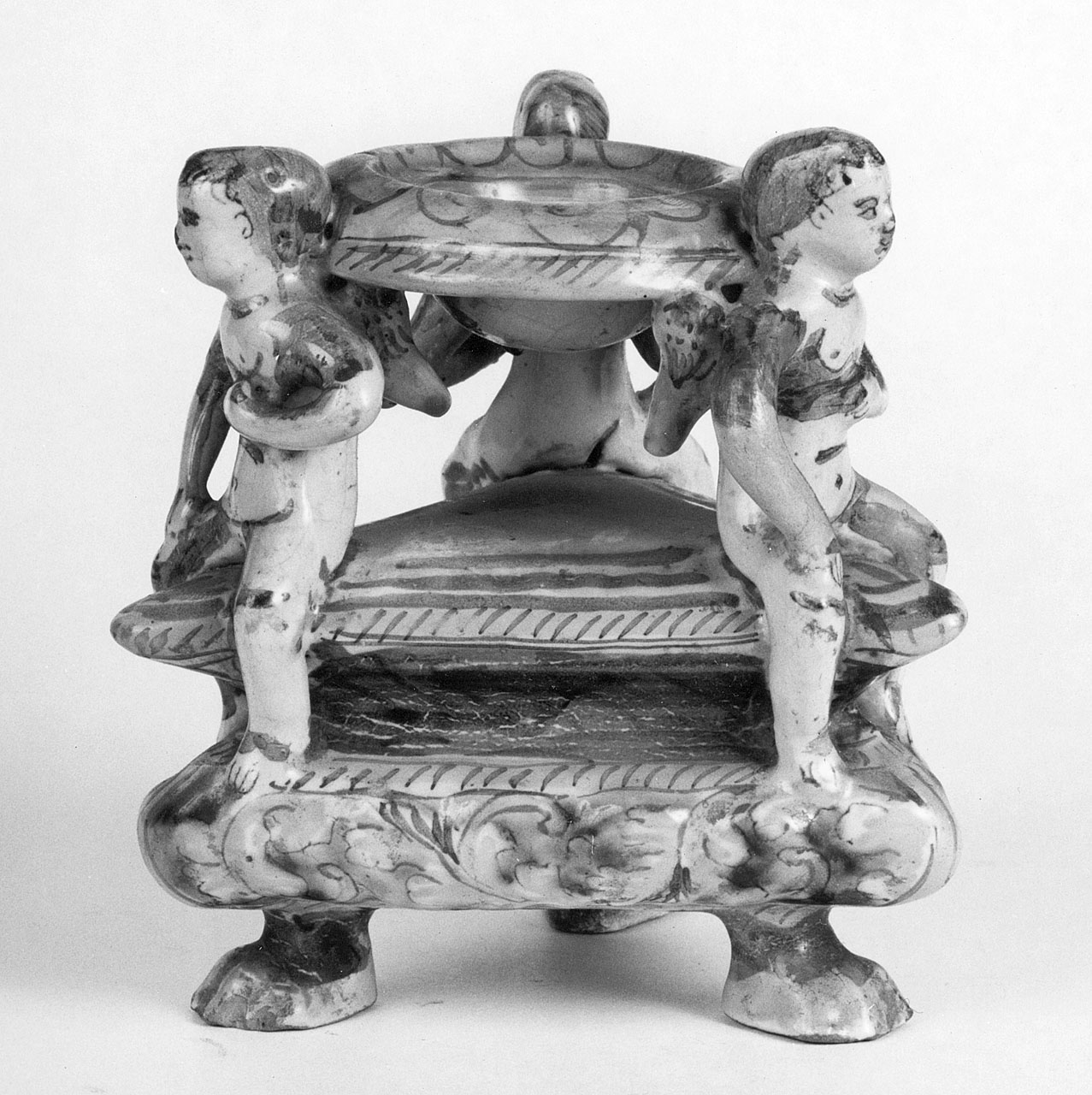 saliera - manifattura di Deruta (seconda metà sec. XVII)