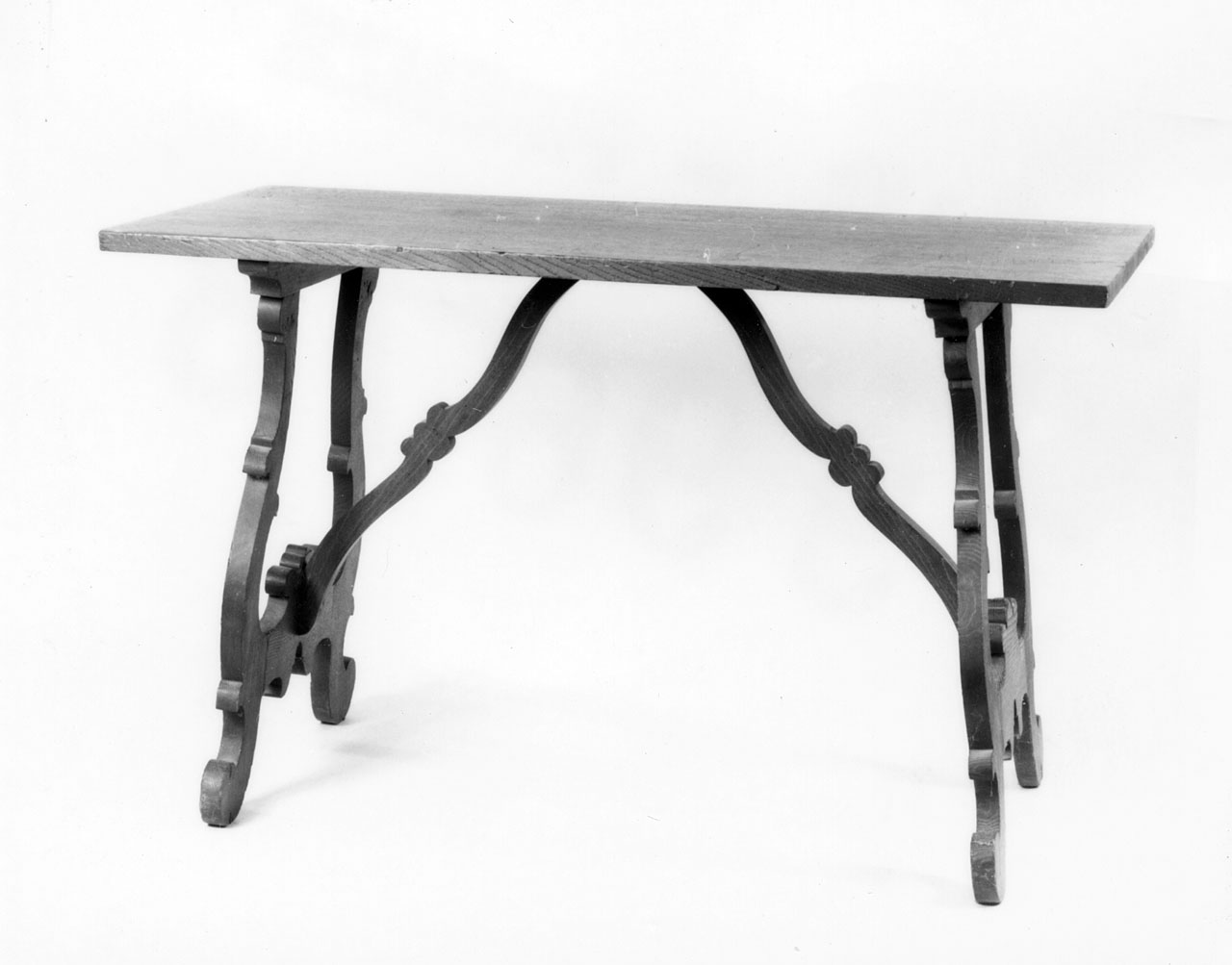 tavolo - produzione toscana (sec. XX)