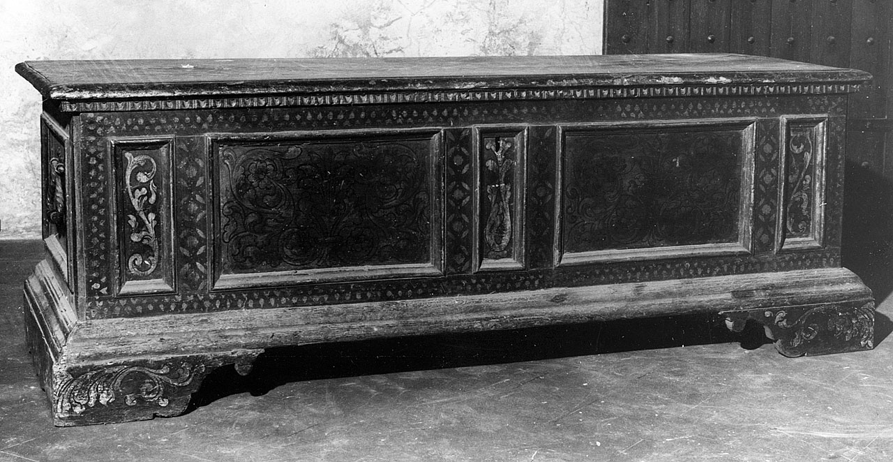 cassone - manifattura italiana (inizio, primo quarto sec. XVII, sec. XX)