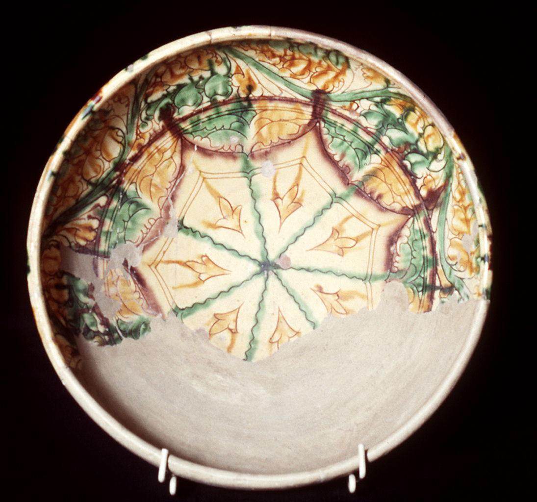 motivo decorativo vegetale stilizzato (ciotola) - manifattura fiorentina (fine/ inizio secc. XV/ XVI)