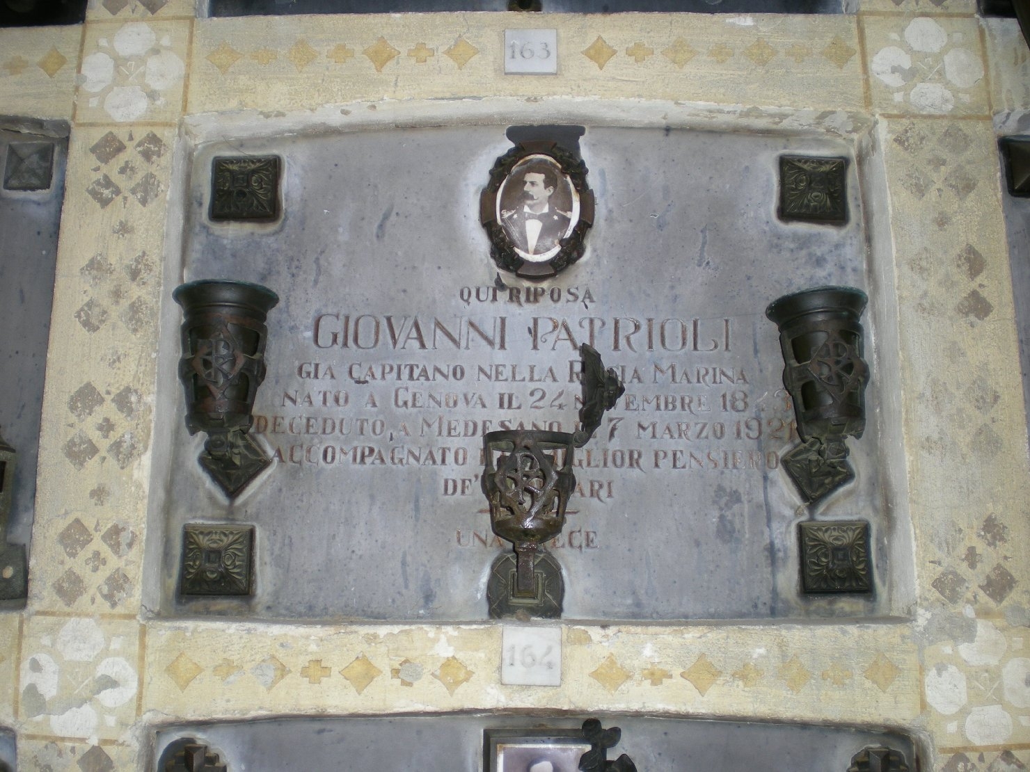 lapide tombale - produzione emiliana (sec. XX)