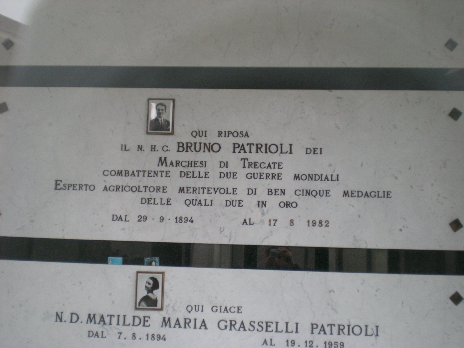 lapide tombale - produzione emiliana (sec. XX)