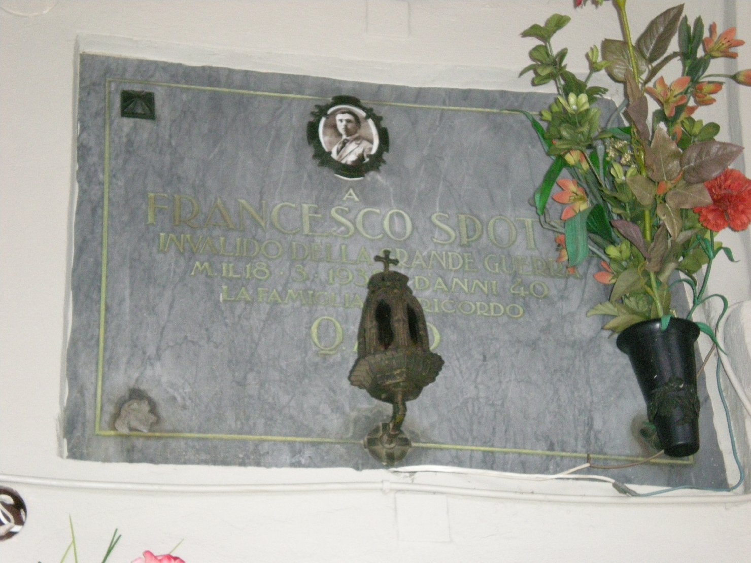 lapide tombale - produzione emiliana (sec. XX)