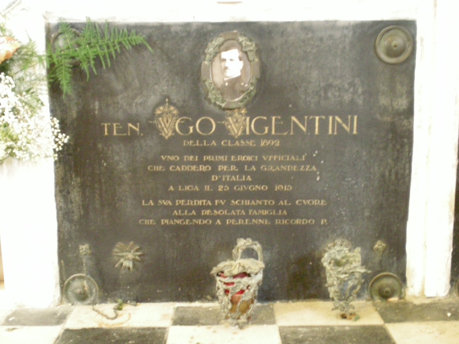 lapide tombale - produzione emiliana (sec. XX)