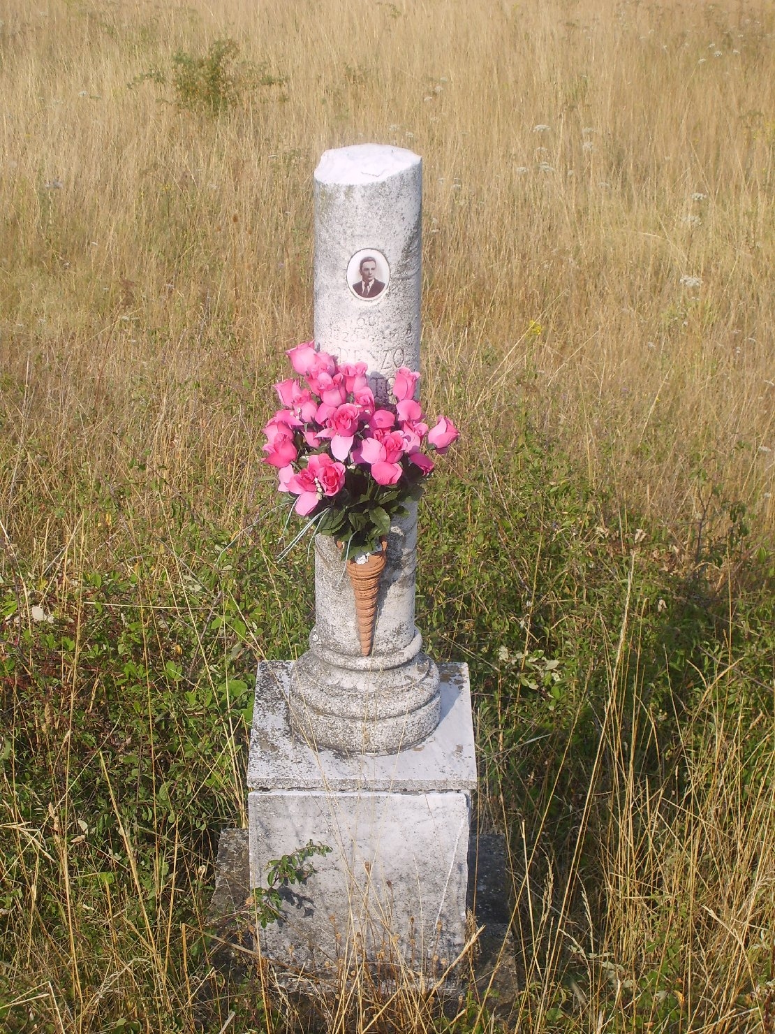 monumento ai caduti - a colonna spezzata - produzione emiliana (prima metà sec. XX)