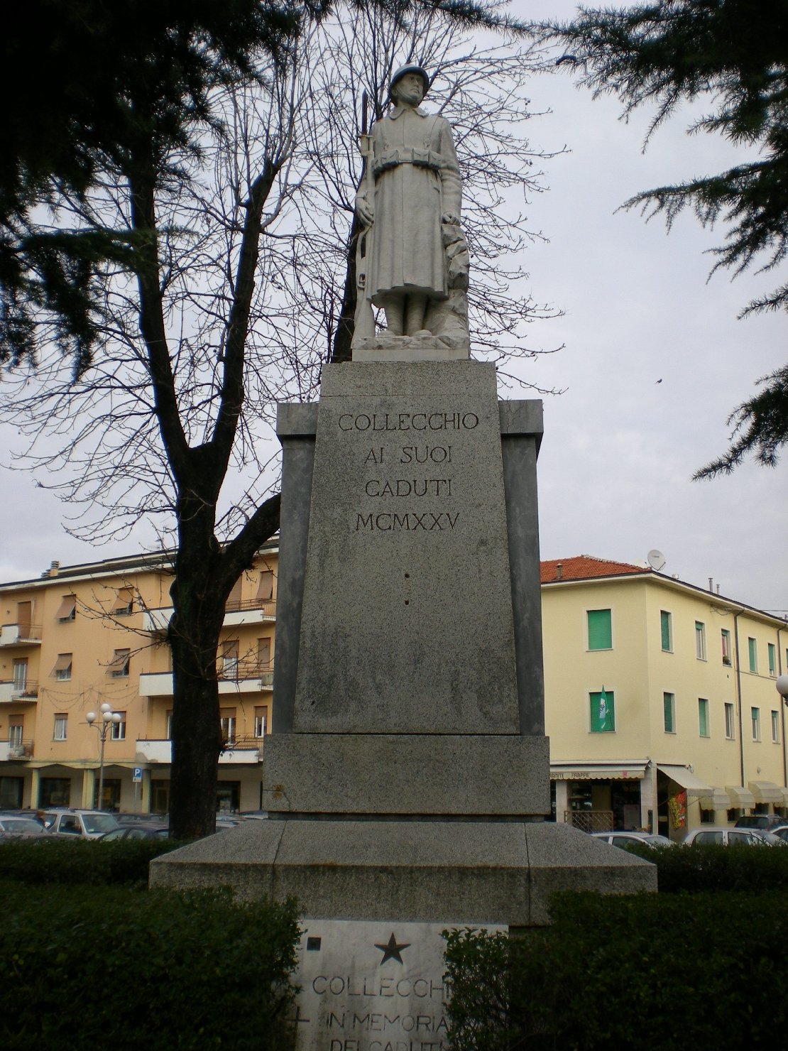 figura di soldato: fante (monumento ai caduti - a basamento) - produzione emiliana (sec. XX)