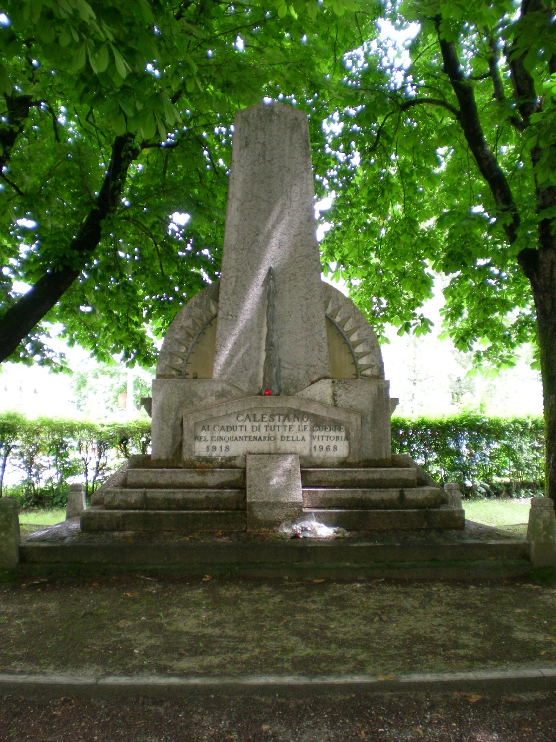 monumento ai caduti - ad obelisco - ambito parmense (sec. XX)