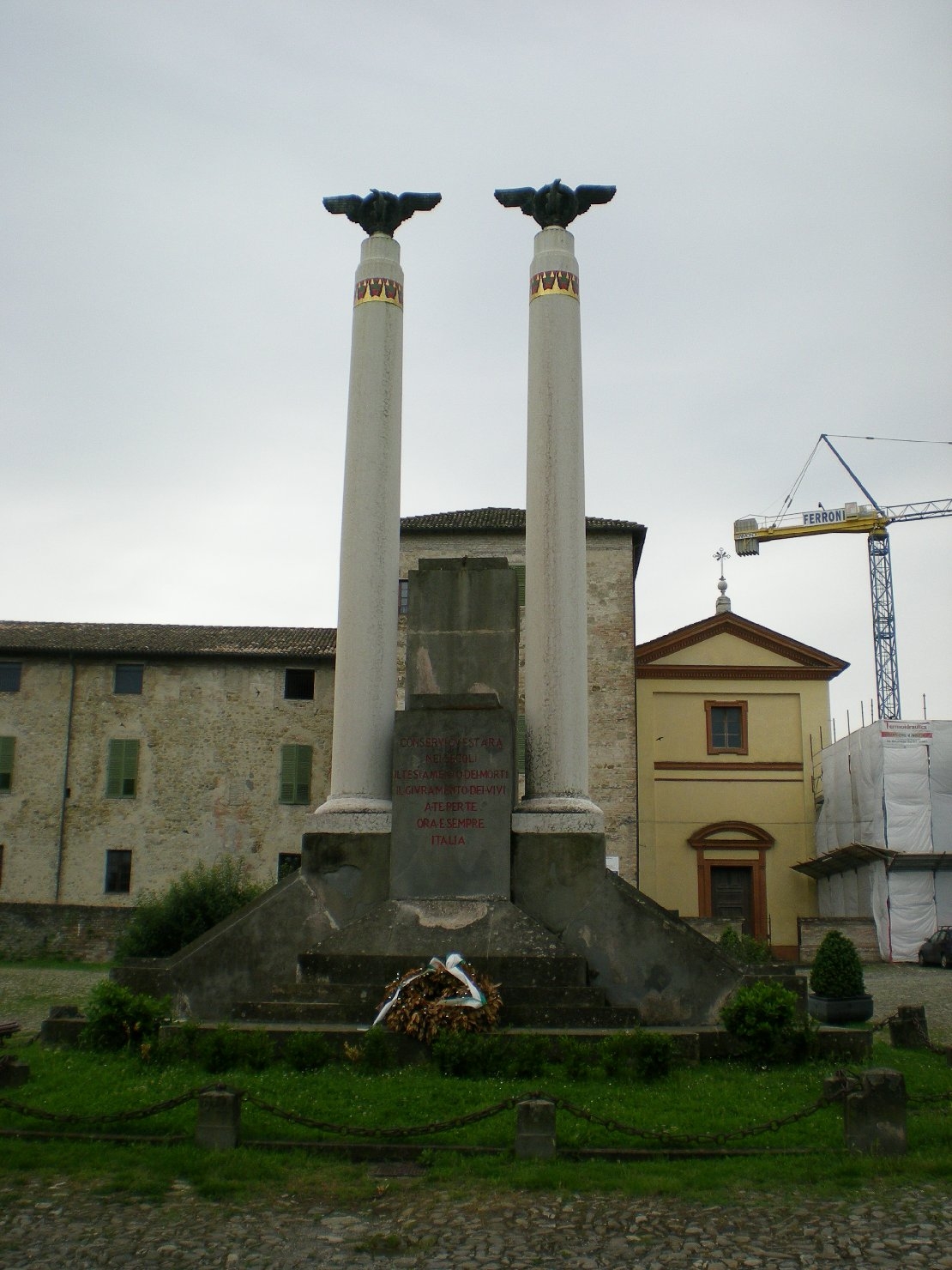 allegoria della Vittoria come aquila (monumento ai caduti - a colonna) - ambito parmense (sec. XX)