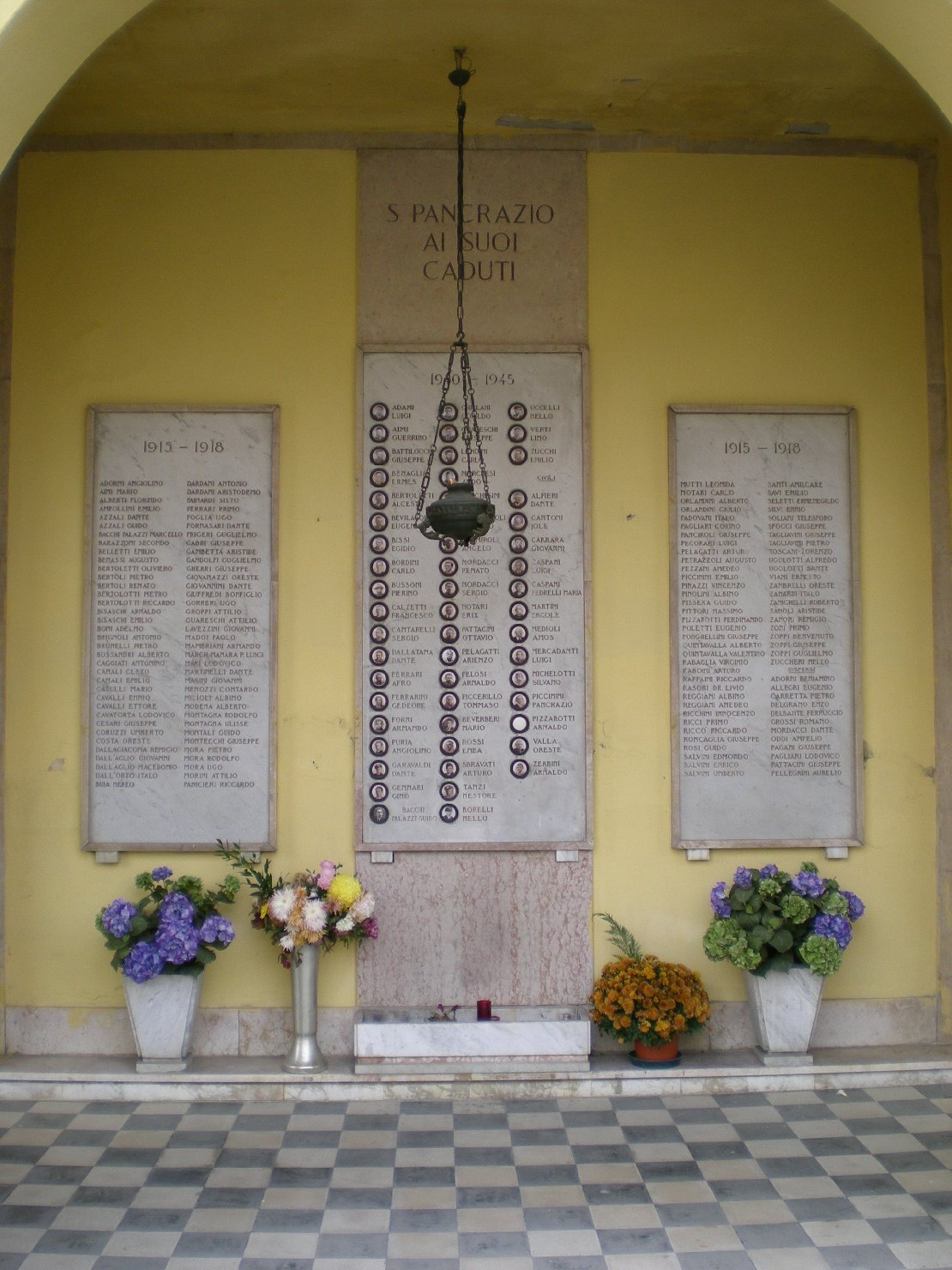 lapide commemorativa ai caduti, insieme - produzione emiliana (sec. XX)