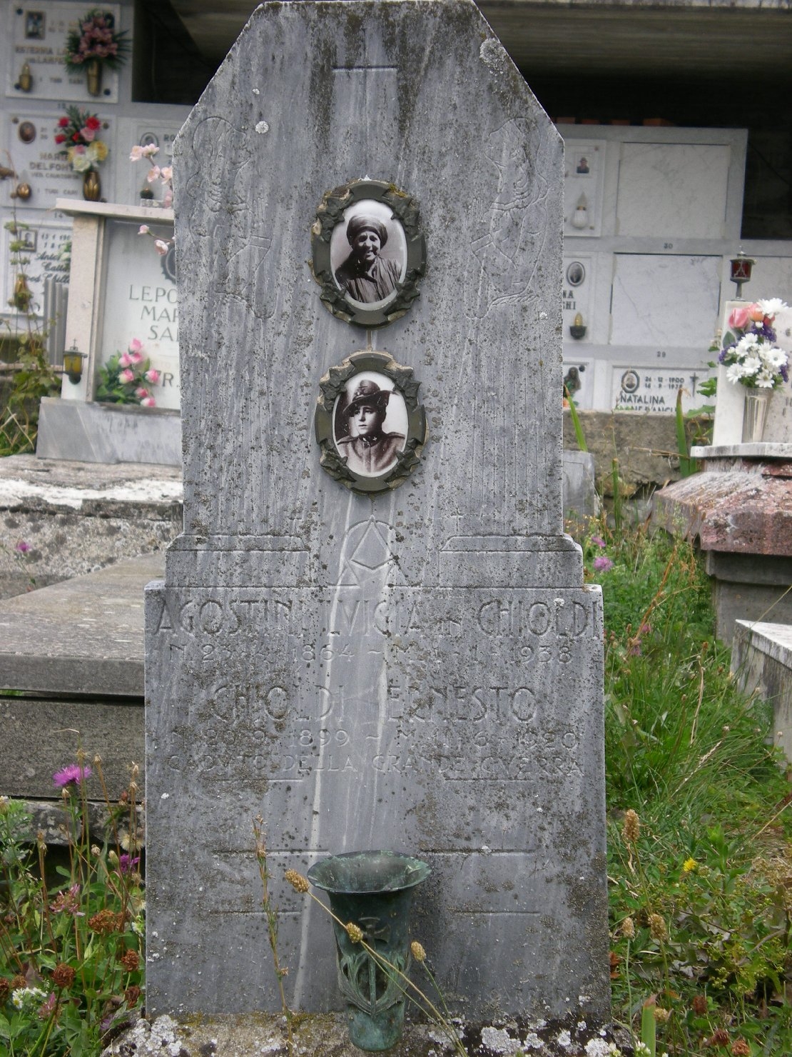 lapide tombale - ambito parmense (sec. XX)