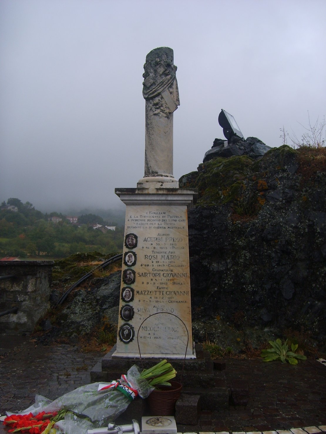 croce (monumento ai caduti - a colonna spezzata) - ambito parmense (sec. XX)