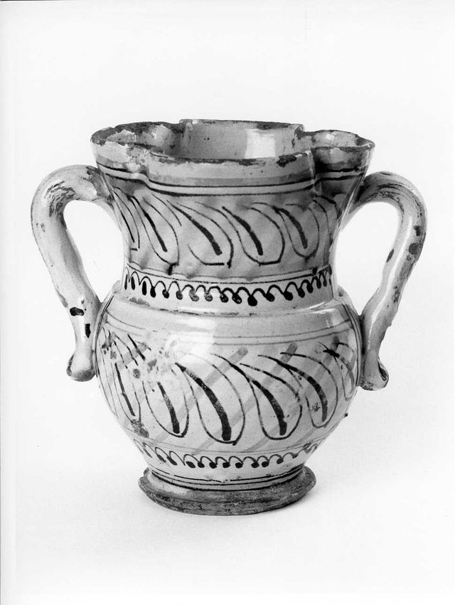 motivi decorativi (brocca) - produzione italiana (prima metà XX)