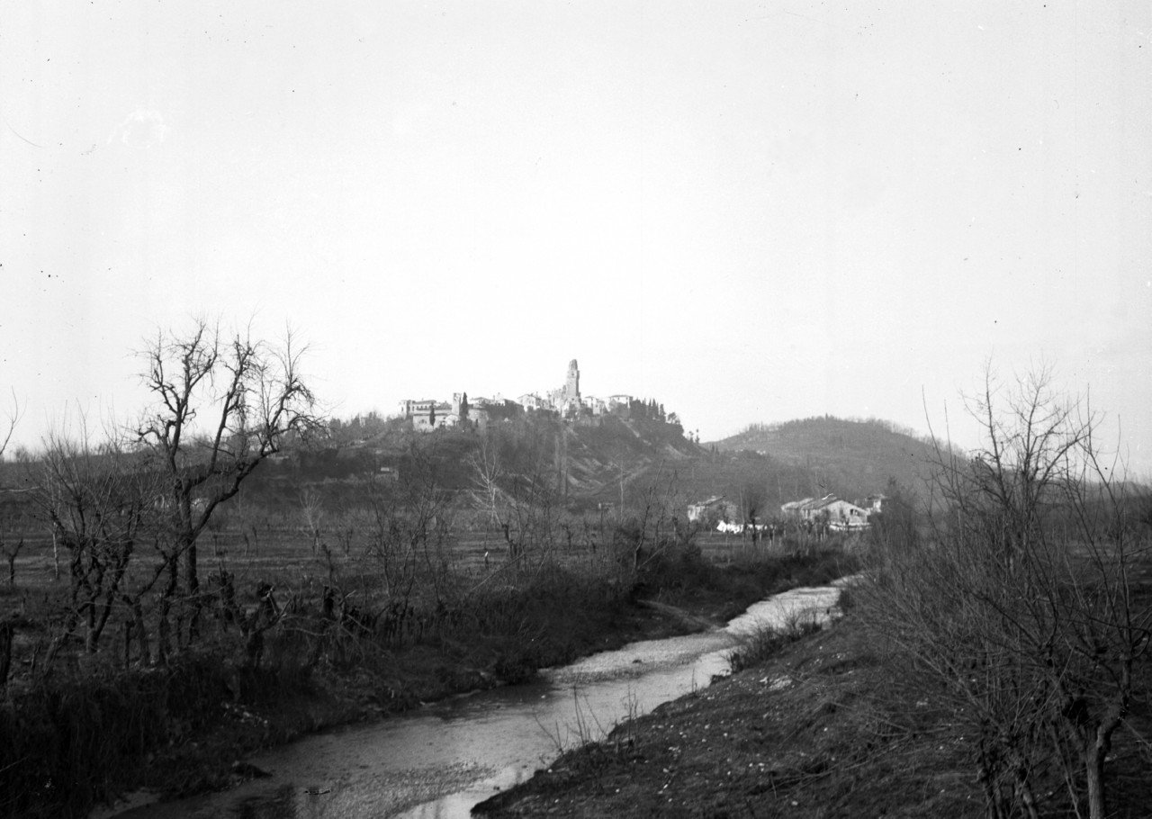Architettura - Castelli - Castello di San Salvatore dei Conti di Collalto (negativo) di Caprioli Giovanni, Ongaro Massimiliano (XX)