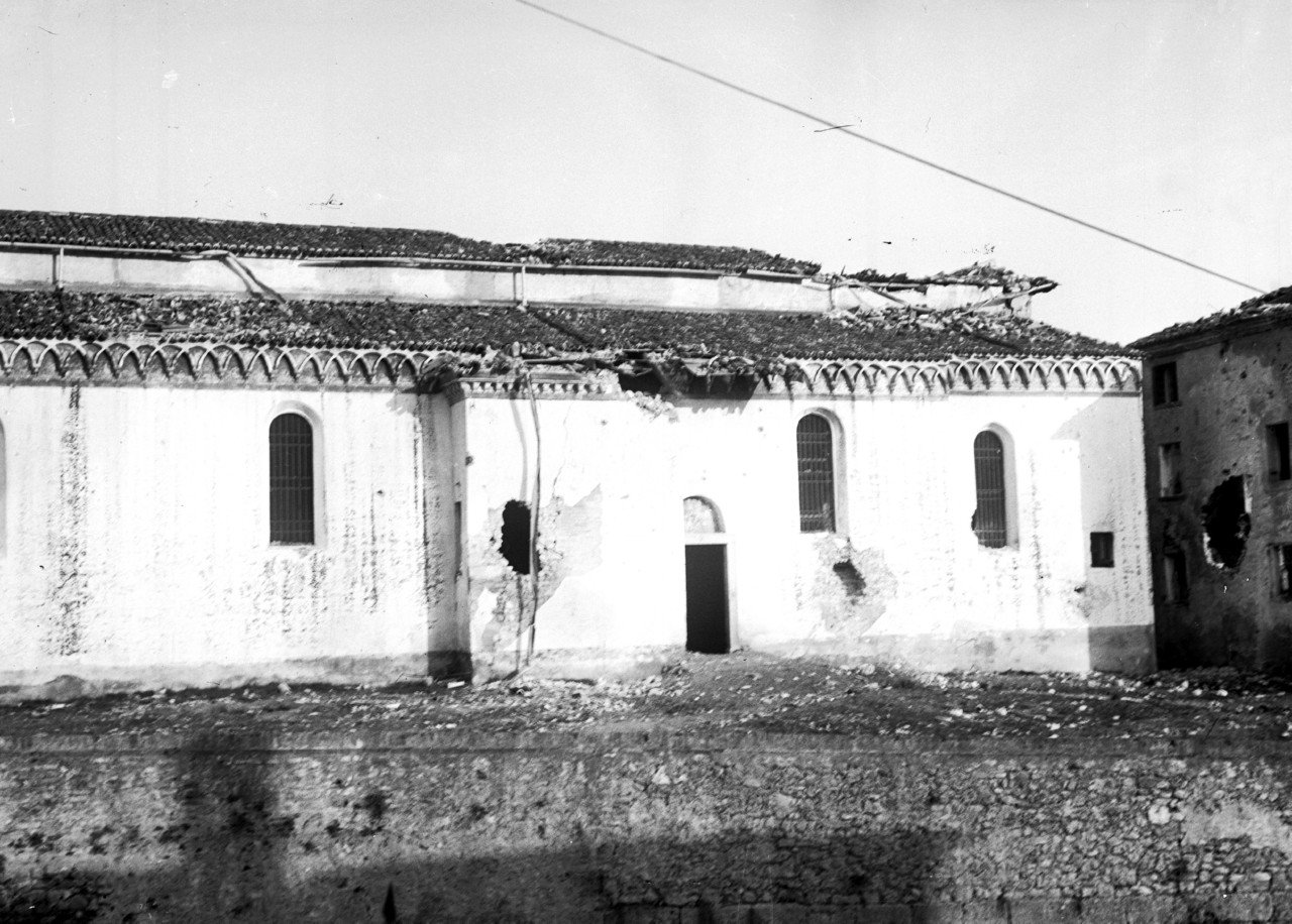 Veneto - Susegana <Treviso> (negativo) di Caprioli Giovanni, Ongaro Massimiliano (XX)