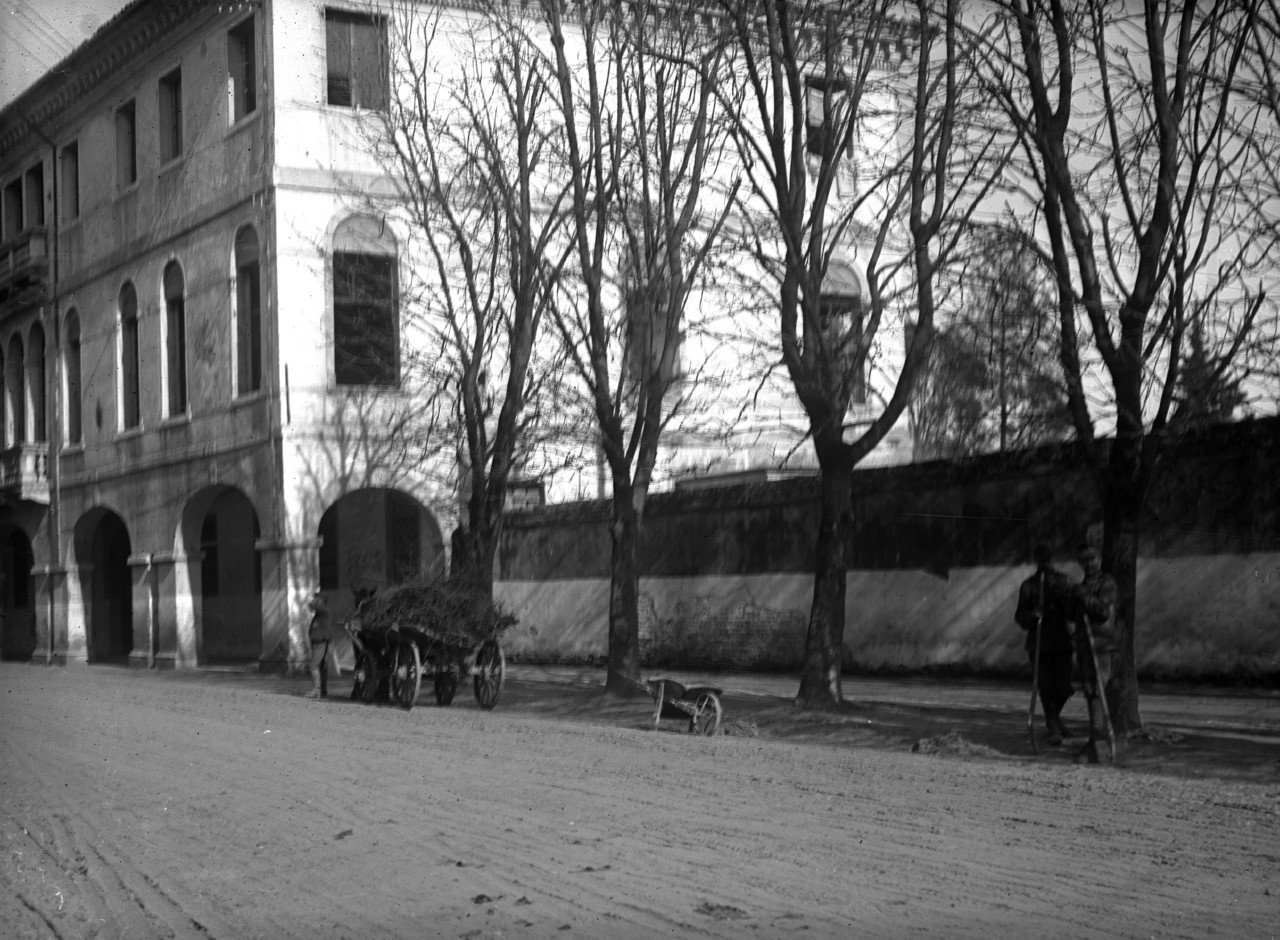 Veneto - Oderzo <Treviso> (negativo) di Caprioli Giovanni, Ongaro Massimiliano (XX)