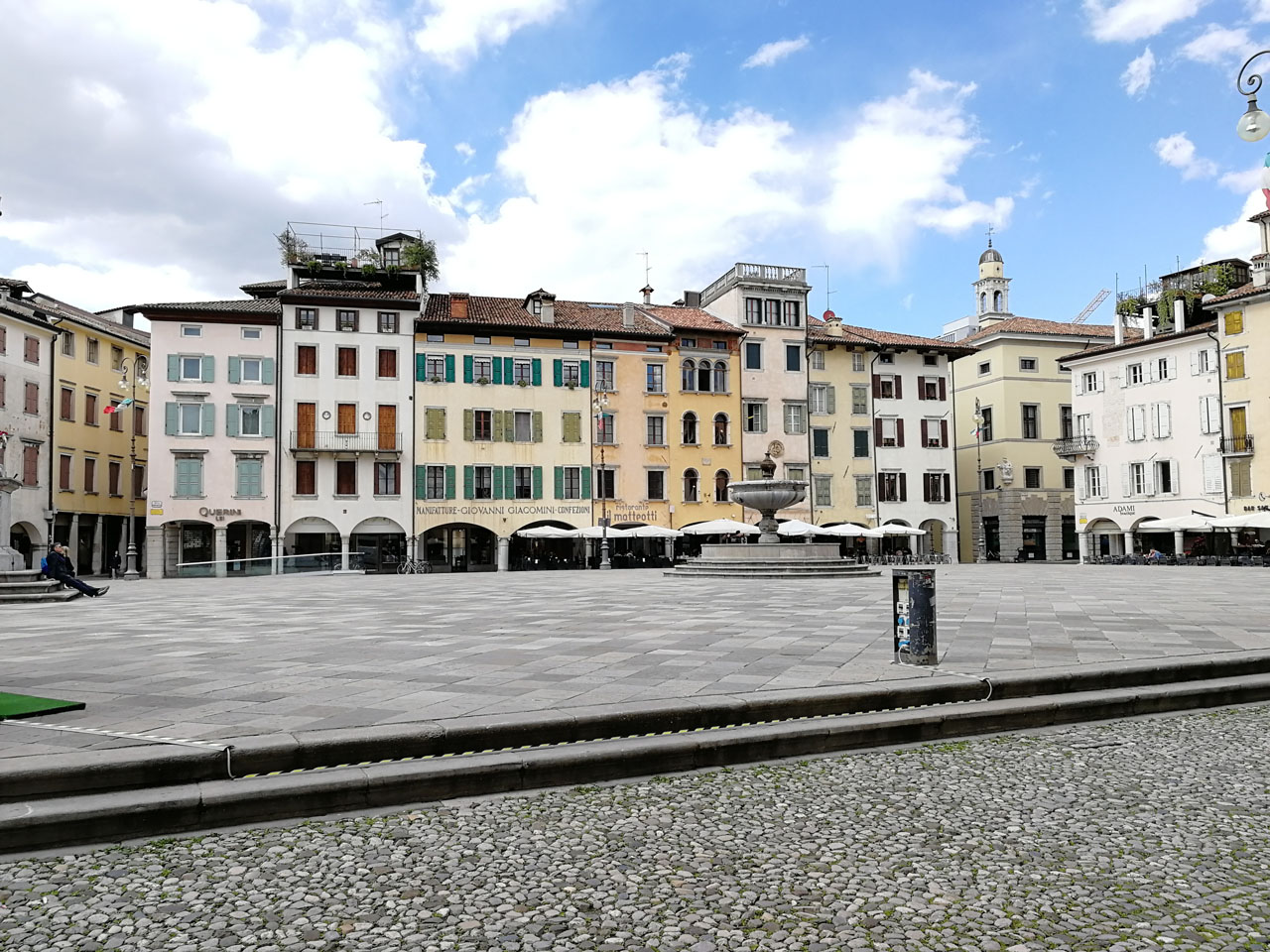 Complesso monumentale di Piazza Matteotti, plateatico ed edifici (anfiteatro, pubblico) - Udine (UD) 