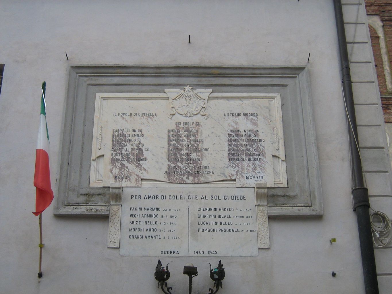 lapide commemorativa ai caduti - bottega carrarese (sec. XX)