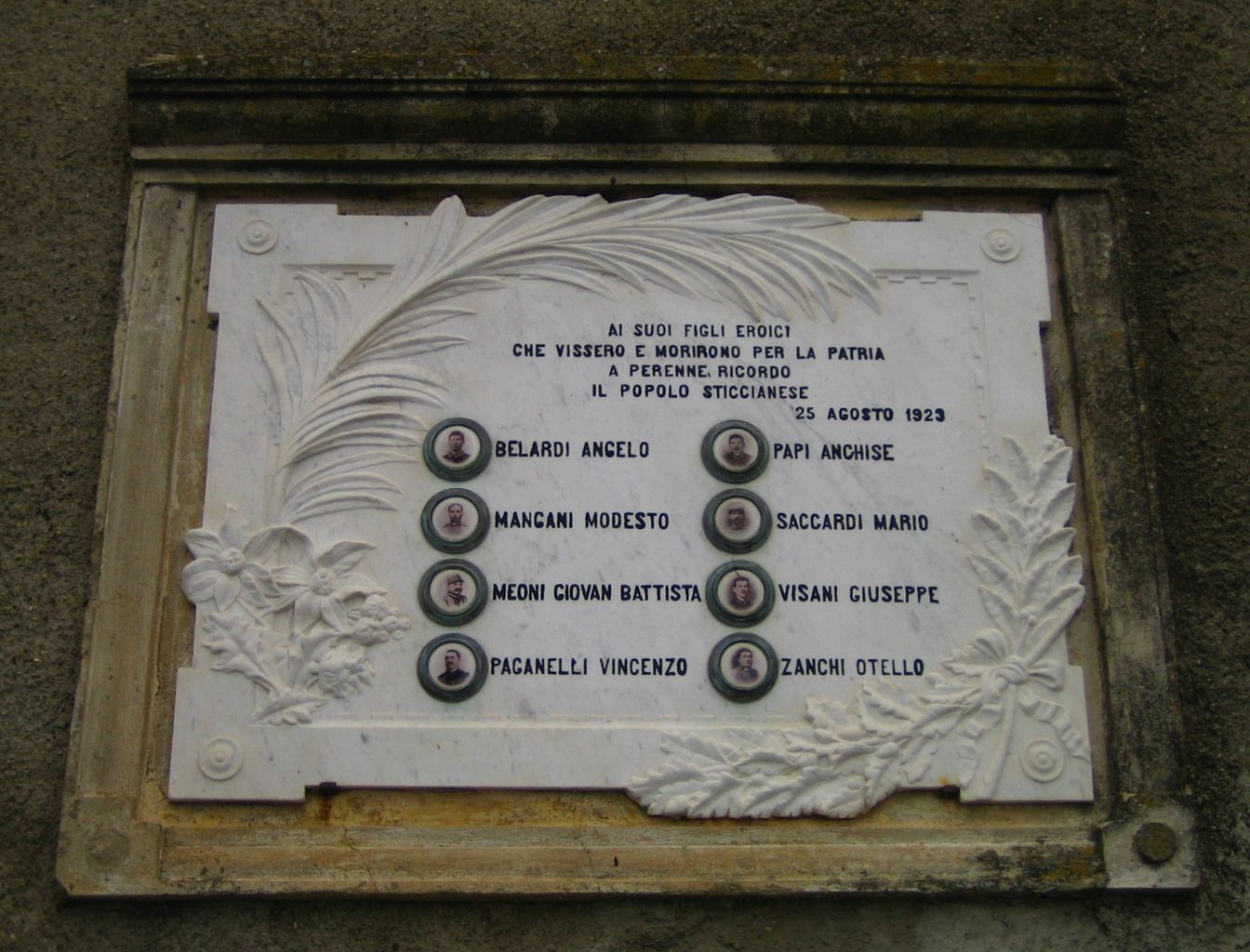 lapide commemorativa ai caduti - bottega toscana (sec. XX)