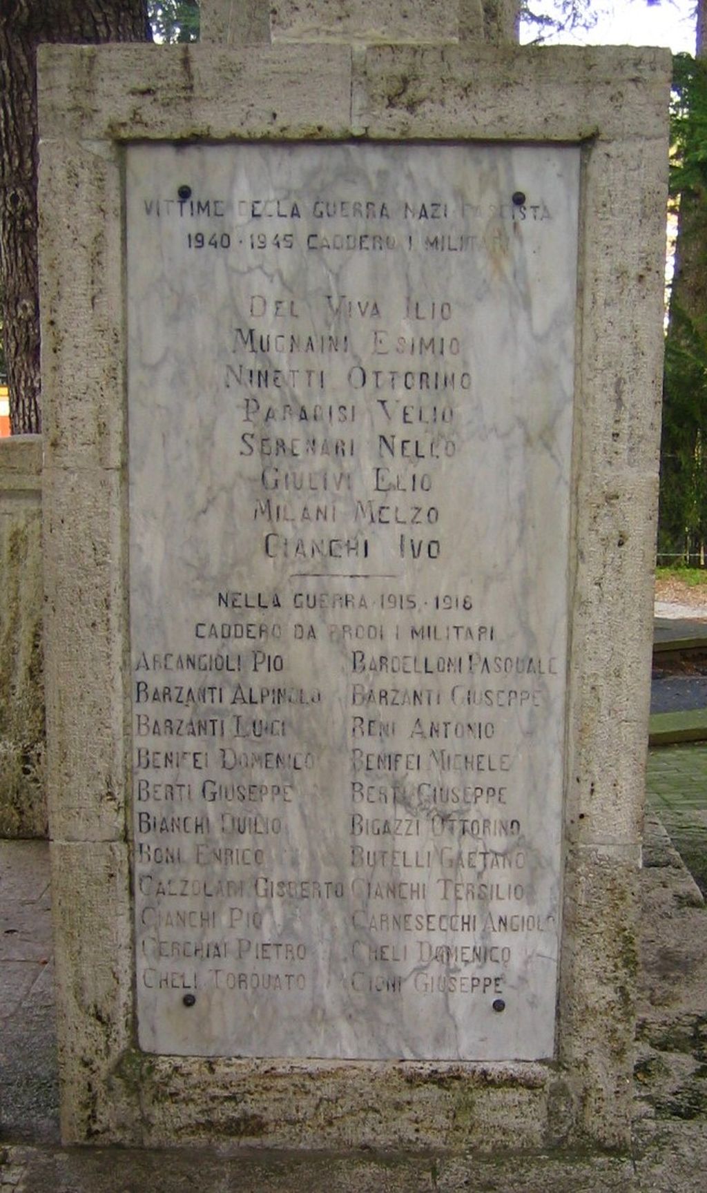 monumento ai caduti - a basamento - bottega toscana (sec. XX)