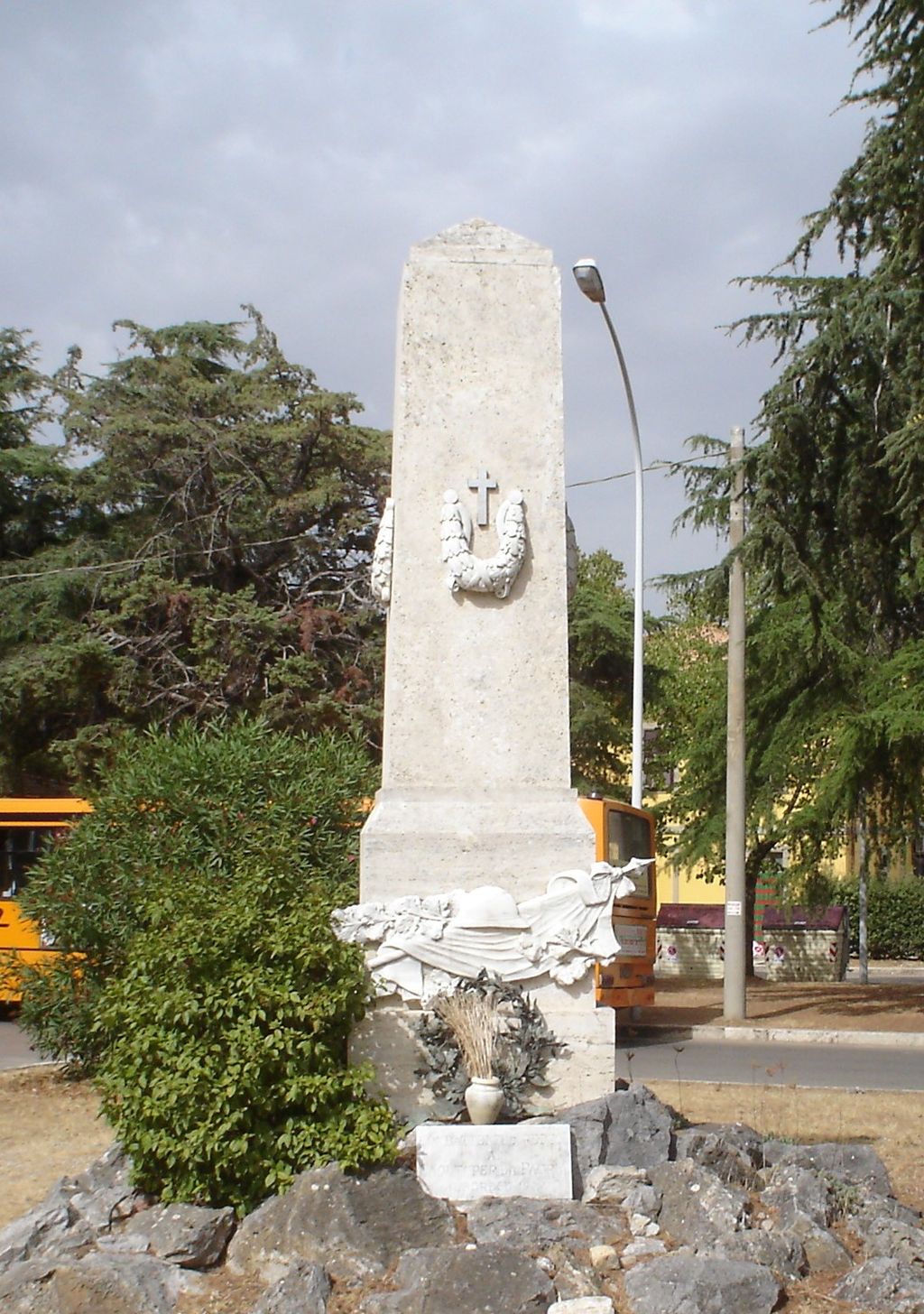monumento ai caduti - ad obelisco - bottega toscana (sec. XX)