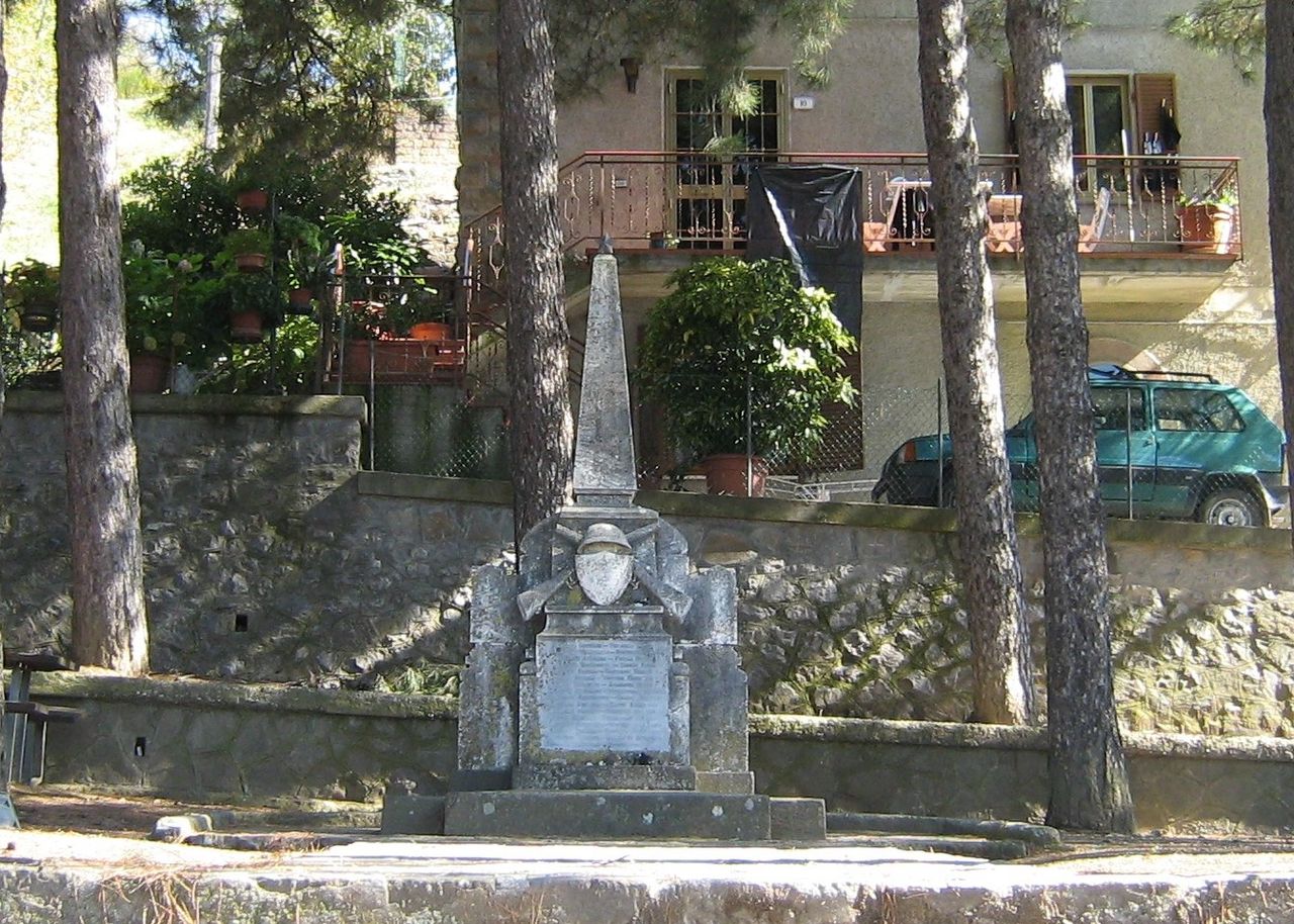 monumento ai caduti - ad obelisco - bottega toscana (sec. XX)