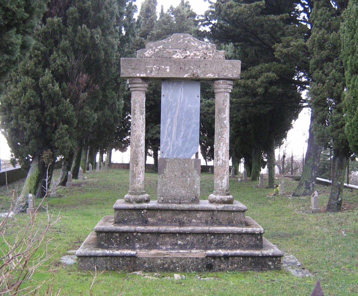 monumento ai caduti - a tempietto di Ercolani Nello (sec. XX)