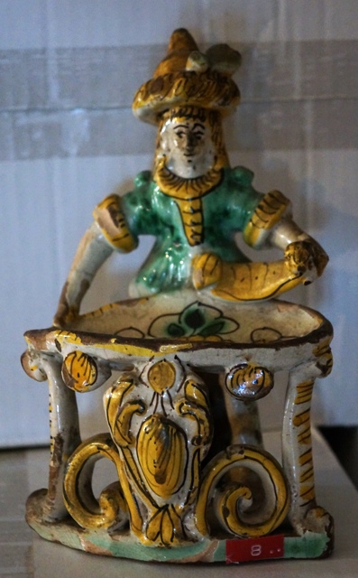 figura femminile con vasca (saliera, opera isolata) - manifattura di Montelupo (?) (fine sec. XVIII)