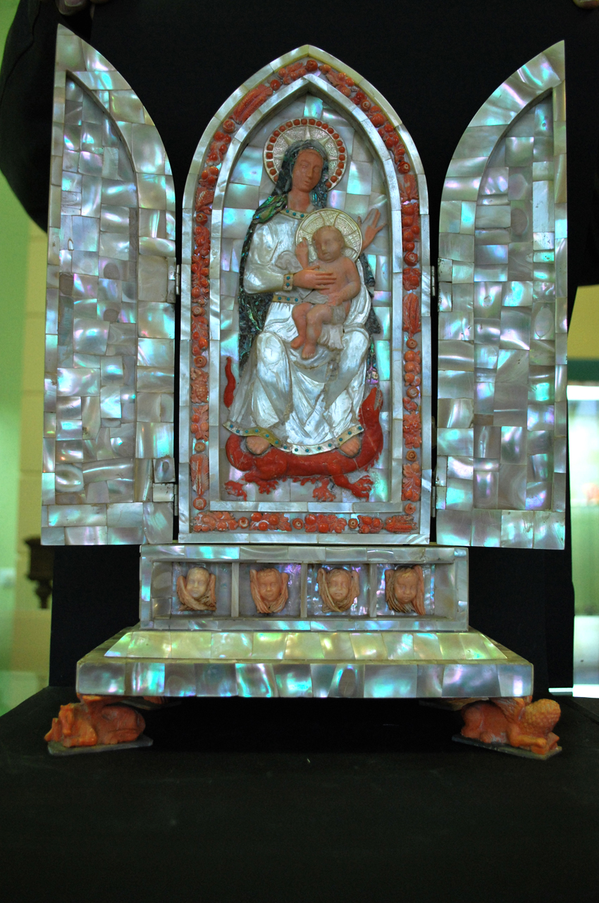 Madonna in trono con Bambino (altarolo portatile) di Giuseppe Ciavolino (seconda metà sec. XX)