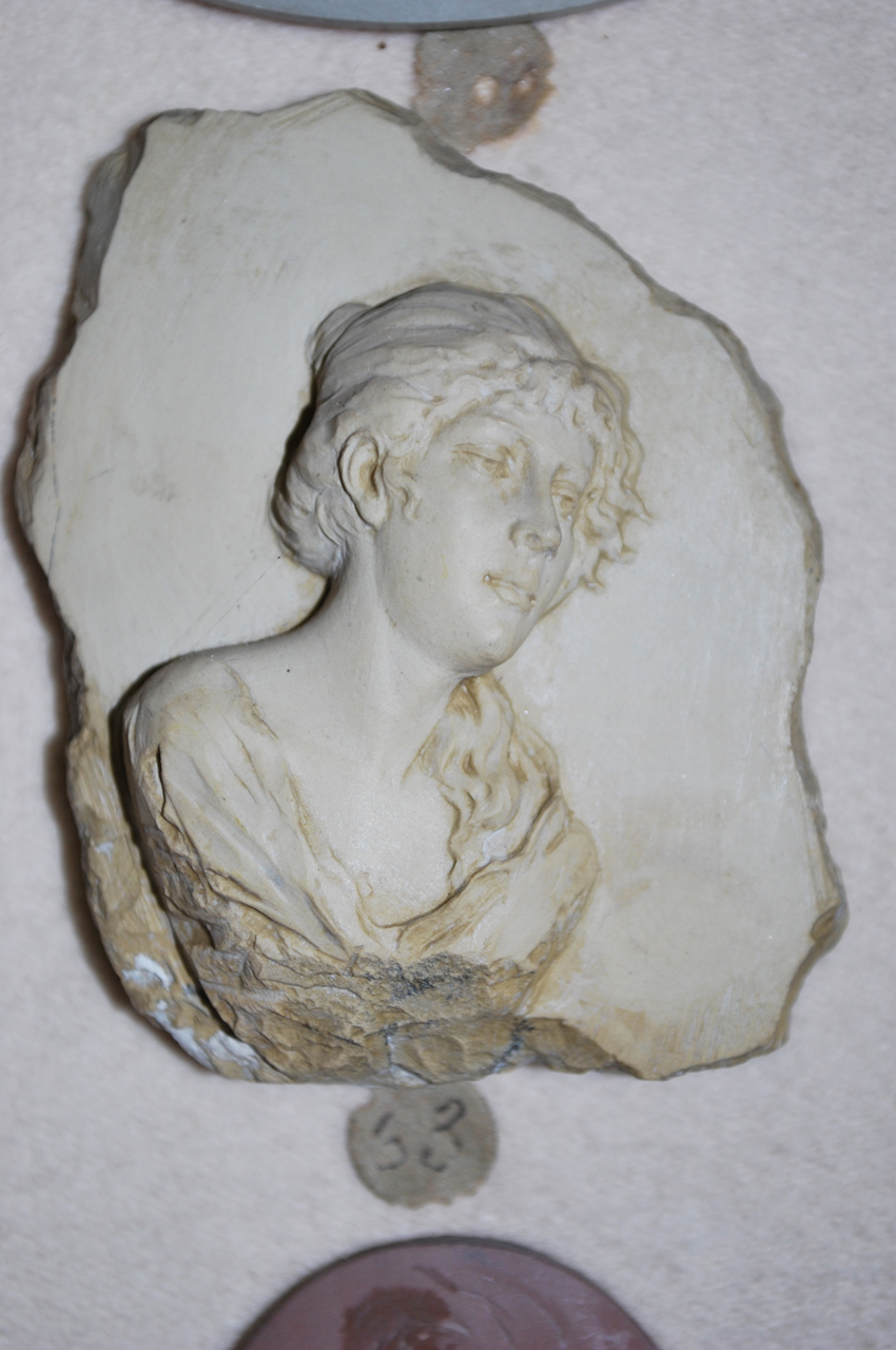 figura femminile (scultura) di Domenico Porzio (scuola) (primo quarto sec. XX)