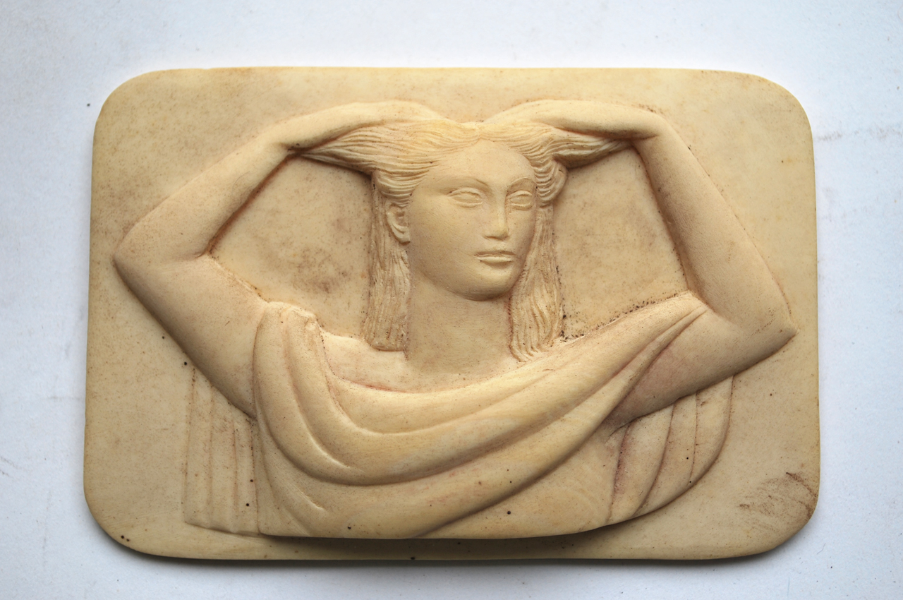 figura femminile (placchetta) di Giuseppe Ciavolino (scuola) (prima metà sec. XX)