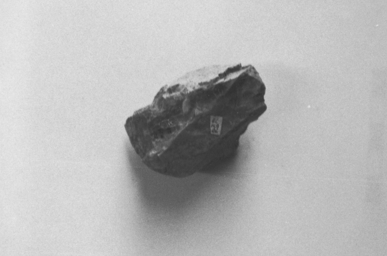 nucleo, polidirezionale globulare (inizio Paleolitico medio)