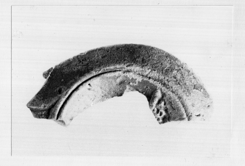 lucerna, Ponsich IIIB (?), spalla, disco (II sec. d.C)