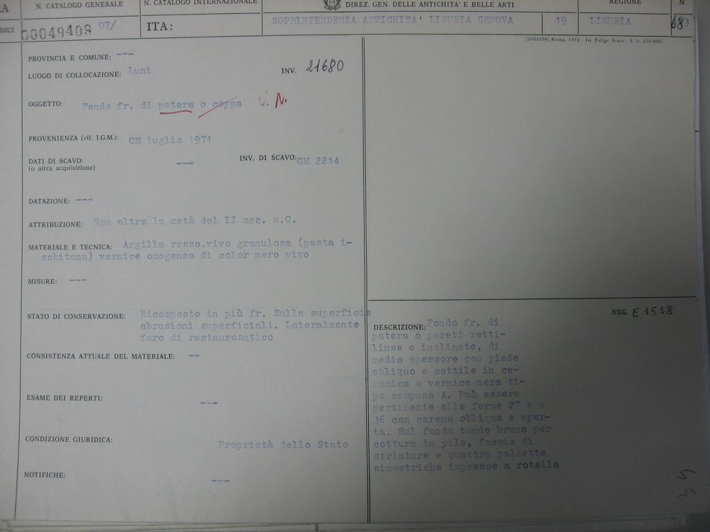 patera, tipo campana A, forma 27 b o 36 (ante metà II a.C)