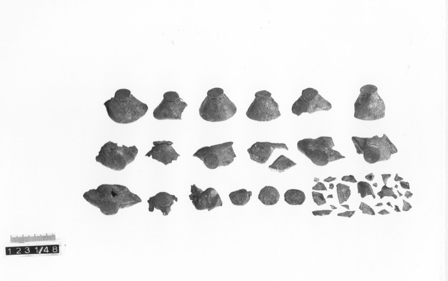 borchia, a campanello - cultura ligure (Prima età del ferro)