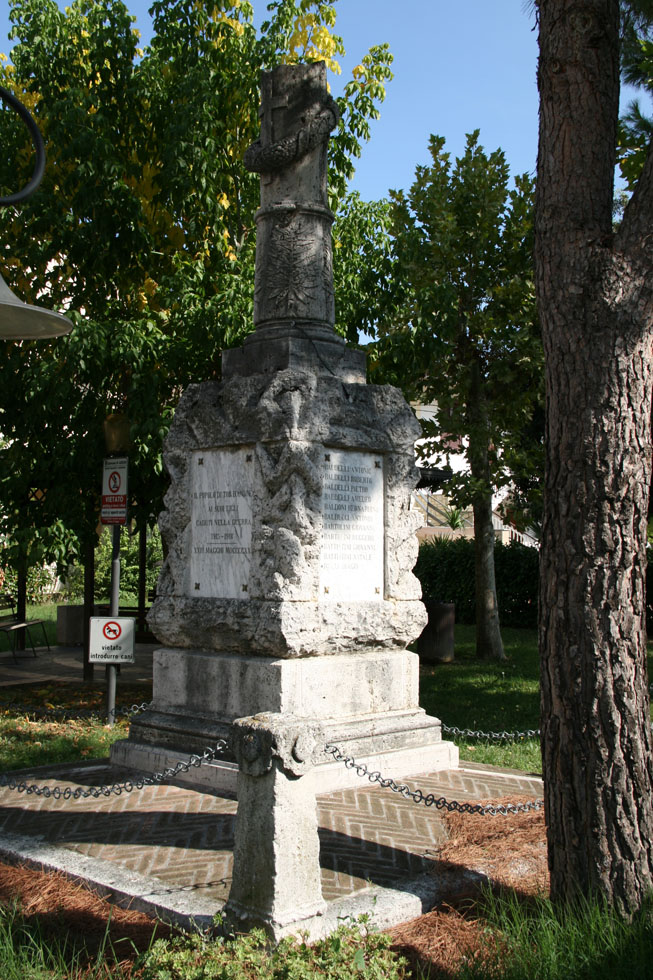 monumento ai caduti - a colonna spezzata - ambito italiano (sec. XX)