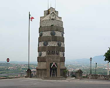 monumento ai caduti di Lombardi Pietro - ambito italiano (secondo quarto sec. XX)