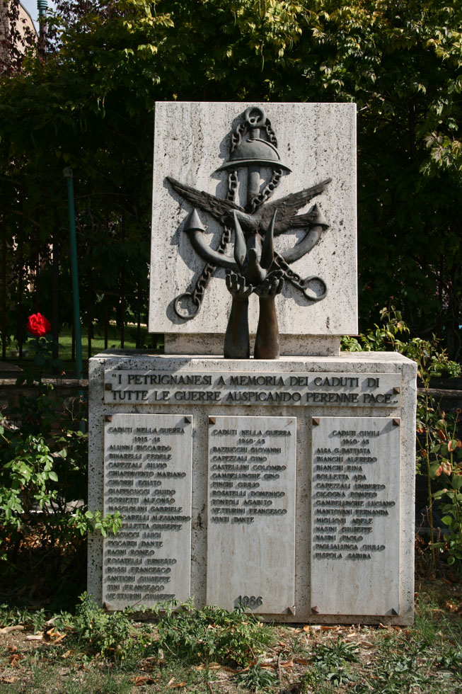 allegoria della guerra e della pace (monumento ai caduti - a cippo) di Gattolin Benvenuto (sec. XX, sec. XX)