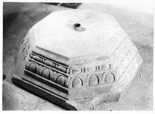 base di colonna - ambito italiano (sec. XII)