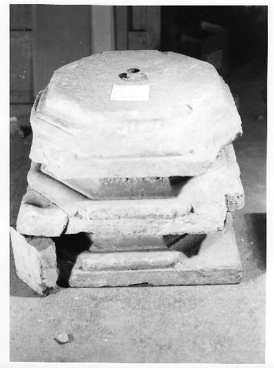 base di colonna - ambito Italia centrale (sec. XII)