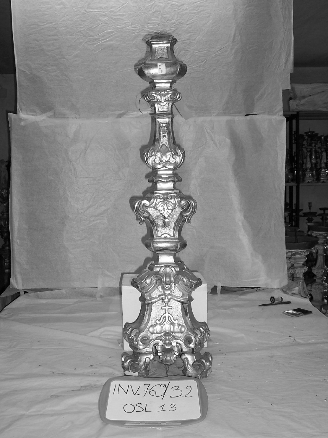 base per croce d'altare, elemento d'insieme - ambito lucchese (sec. XVIII)