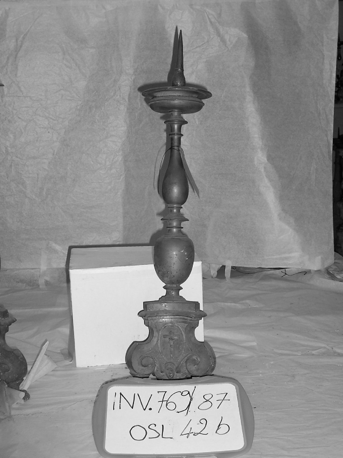 candeliere d'altare, elemento d'insieme - ambito lucchese (sec. XVIII)